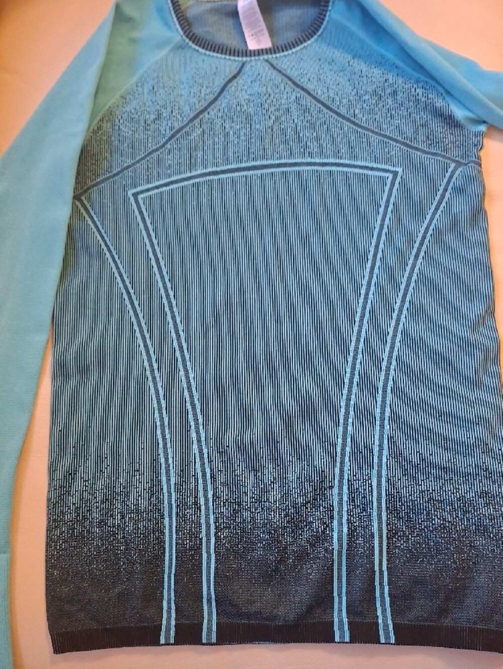 Ivivva Girl by Lululemon 🍋 Fly Tech long sleeve teal black fit thumbholes - Picture 4 of 10
